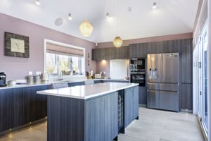 Kitchen - 2- click for photo gallery